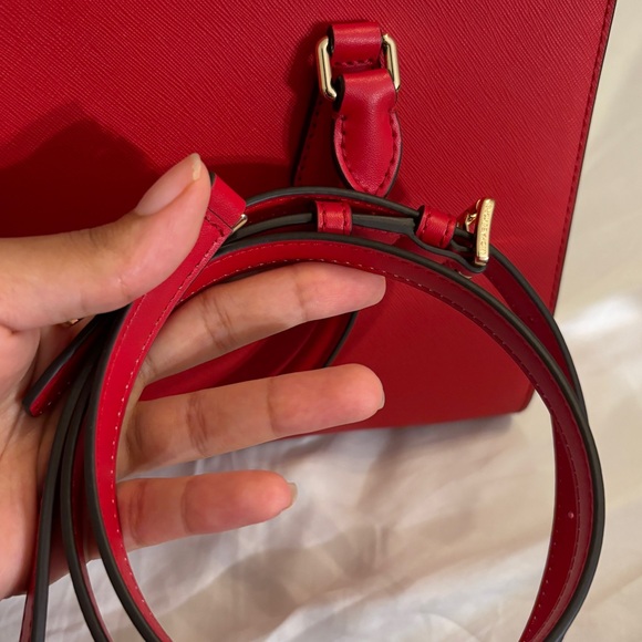 Michael Kors Sheila Medium Satchel in Bright Red, Brand New with Tags - Picture 4 of 7